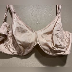 Beautiful bra worn twice! Size 38D. Wired